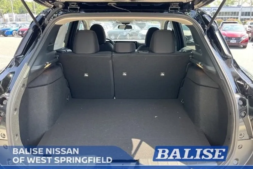 2025 Nissan Kicks SV photo 1