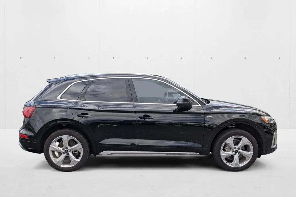 2023 Audi Q5 S line Prestige 45 TFSI Premium photo 1