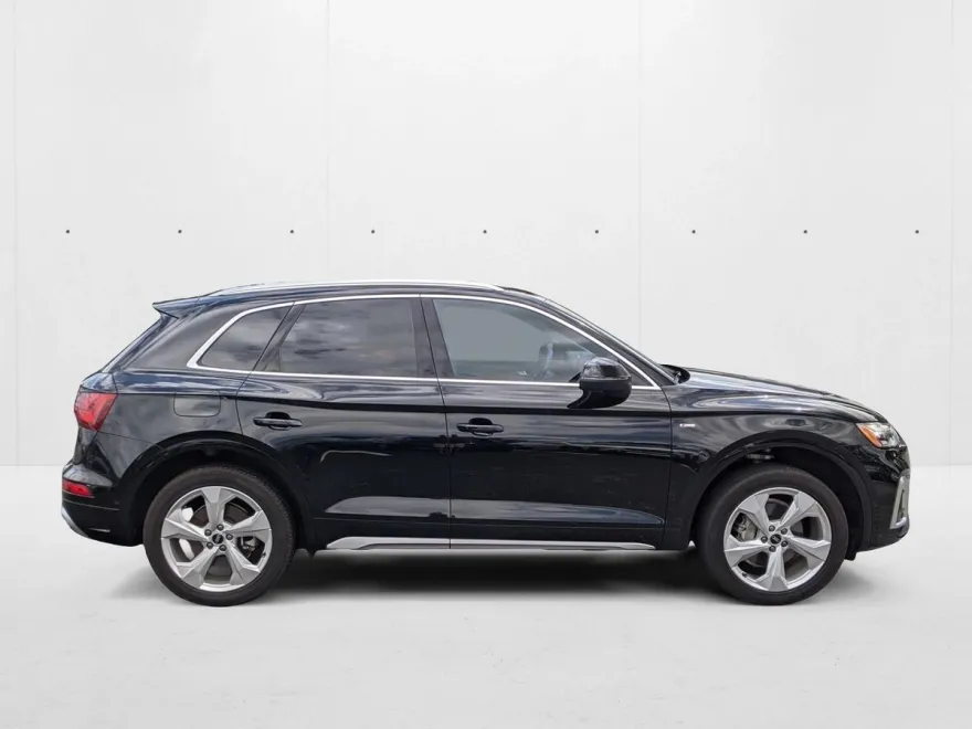 2023 Audi Q5 S line Prestige 45 TFSI Premium photo 1