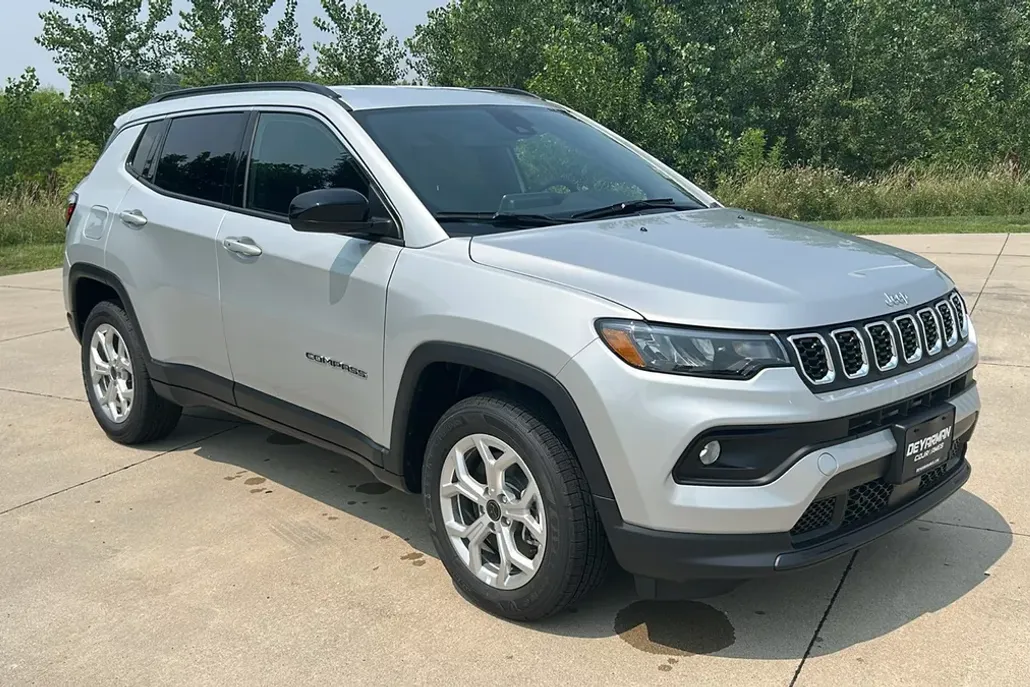 2025 Jeep Compass Latitude photo 1