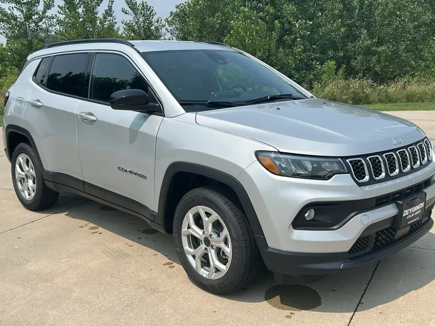 2025 Jeep Compass Latitude photo 1