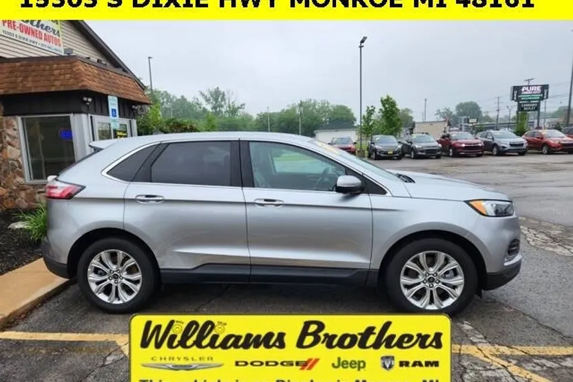 2024 Ford Edge Titanium photo 1