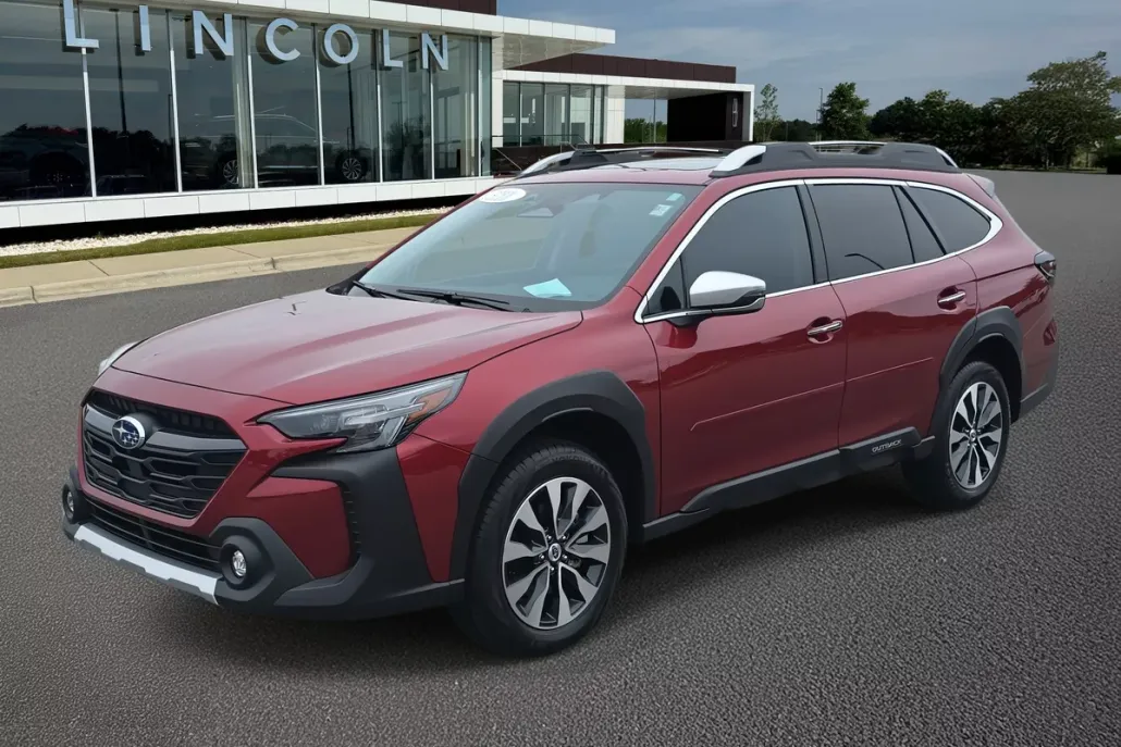 2025 Subaru Outback Touring photo 1