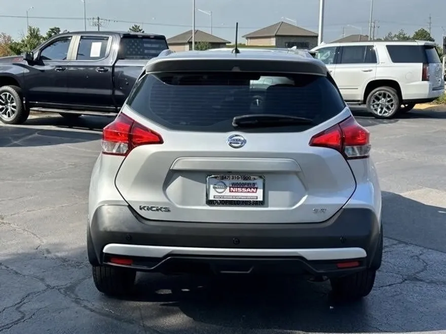 2019 Nissan Kicks SR photo 1