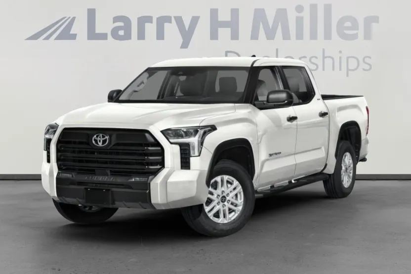 2025 Toyota Tundra SR5 CrewMax photo 1