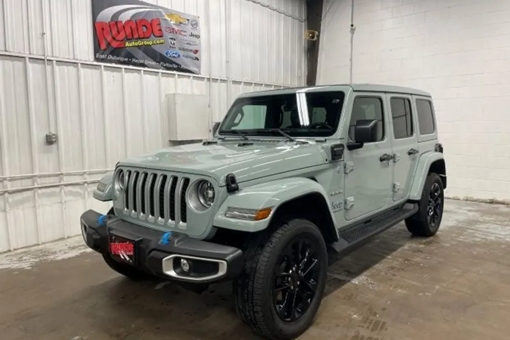 2023 Jeep Wrangler 4xe Sahara photo 1