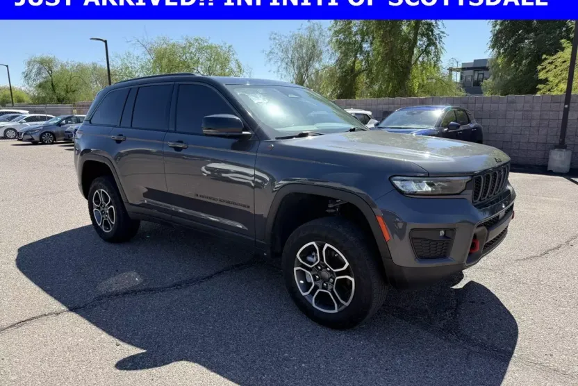 2022 Jeep Grand Cherokee Trailhawk photo 1