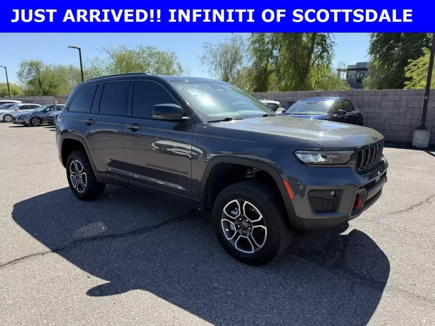2022 Jeep Grand Cherokee Trailhawk photo 1