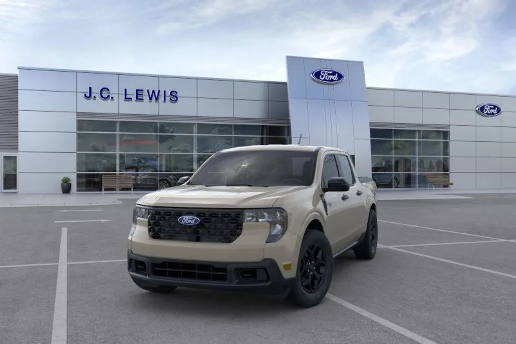 2025 Ford Maverick XLT photo 1