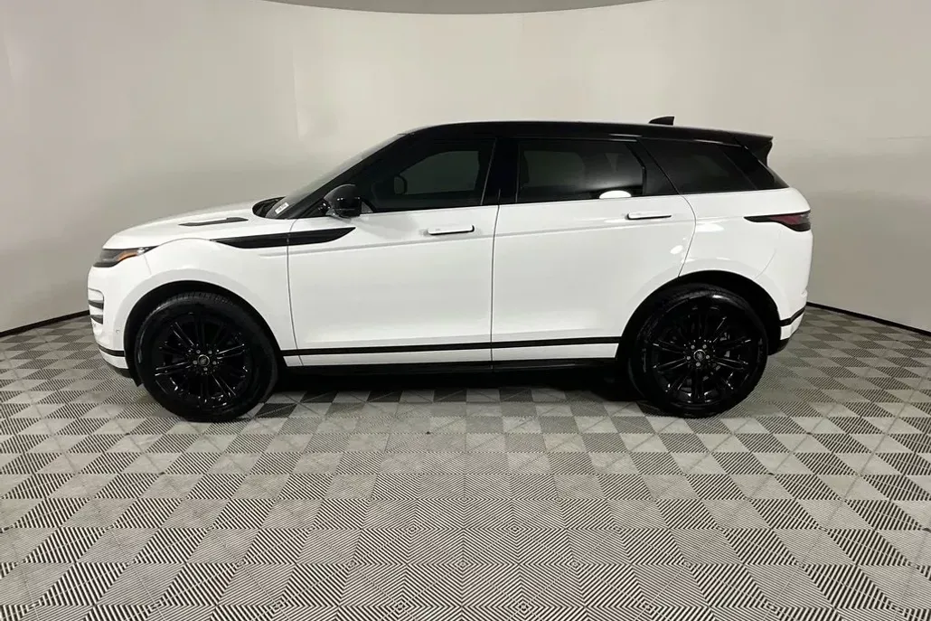 2024 Land Rover Range Rover Evoque Dynamic SE photo 1