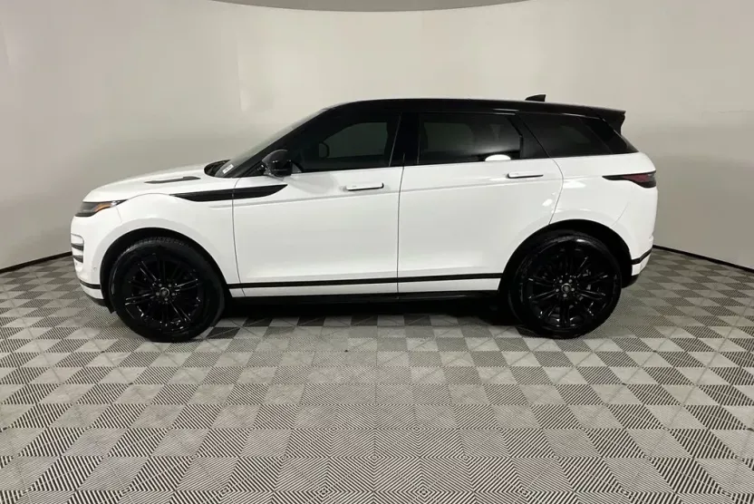 2024 Land Rover Range Rover Evoque Dynamic SE photo 1