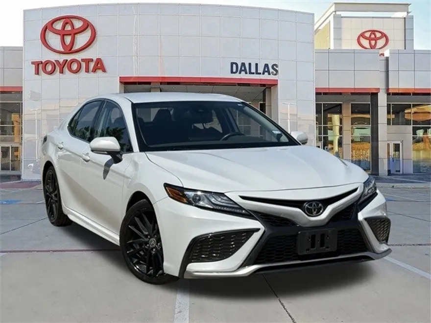 2023 Toyota Camry XSE photo 1