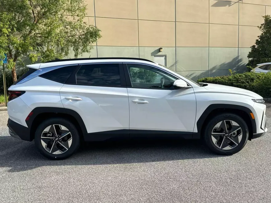 2025 Hyundai Tucson SEL photo 1