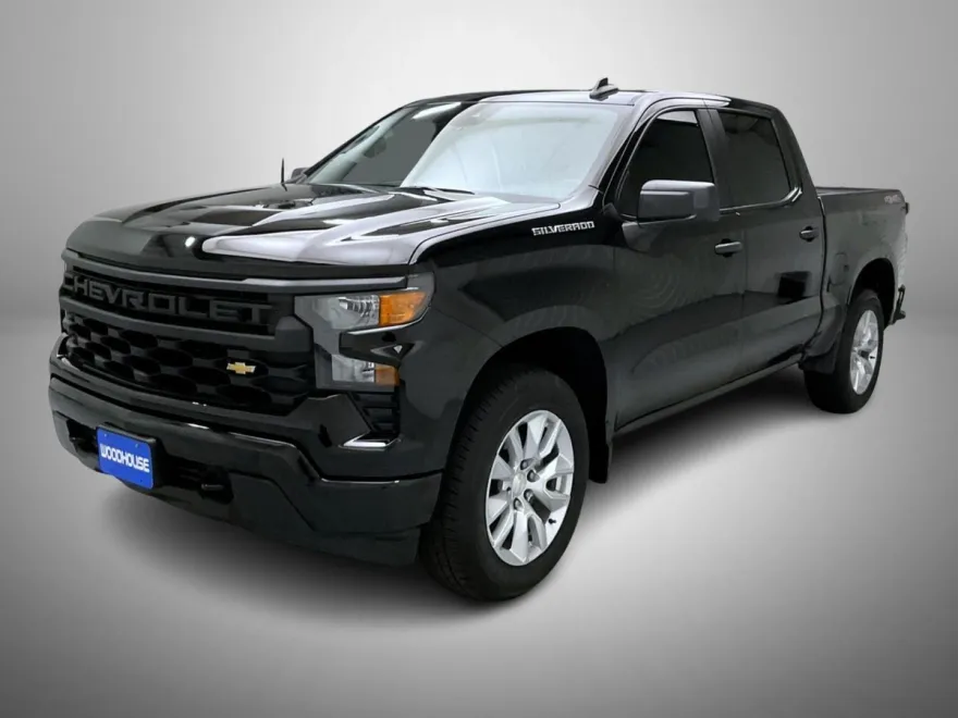 2024 Chevrolet Silverado 1500 Custom photo 1