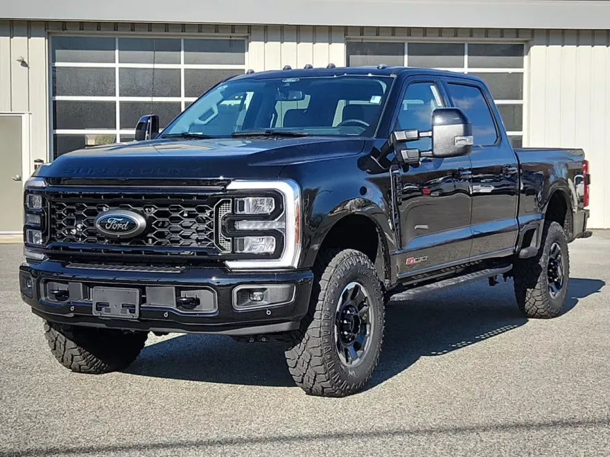 2025 Ford F-250 Lariat photo 1