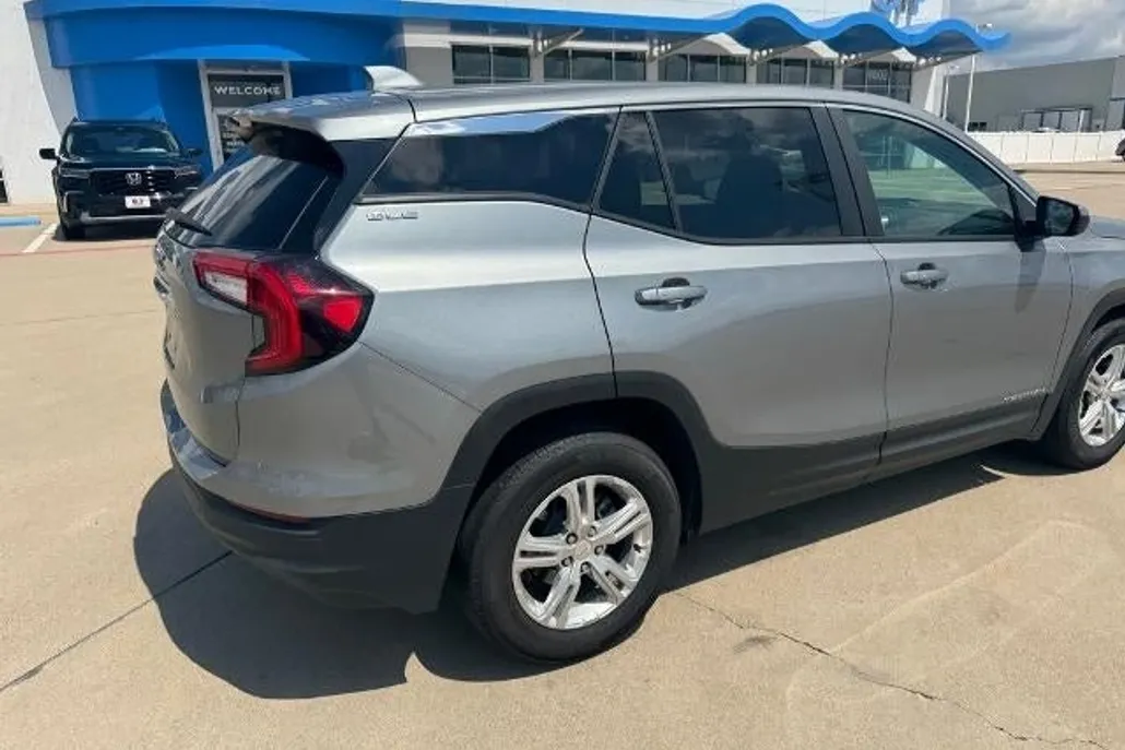 2024 Gmc Terrain 1500 AT4 photo 1