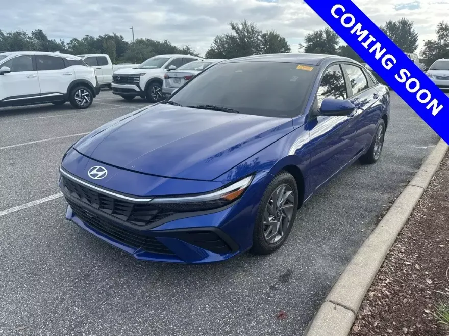2024 Hyundai Elantra SEL photo 1