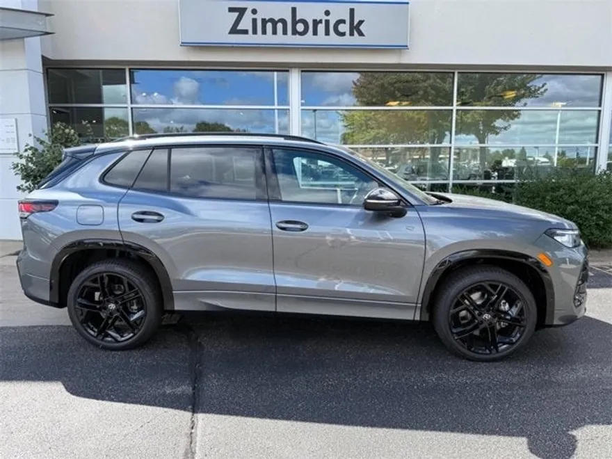 2025 Volkswagen Tiguan SE R-Line Black photo 1