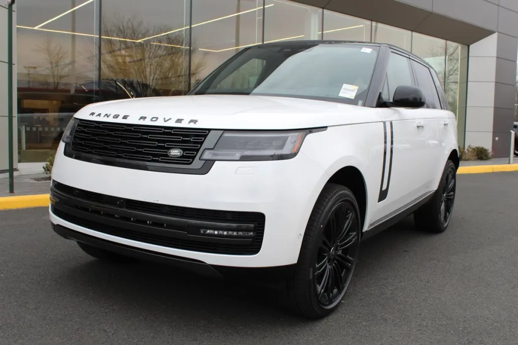 2025 Land Rover Range Rover SE photo 1
