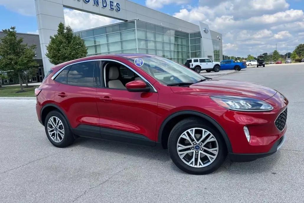 2022 Ford Escape SEL photo 1