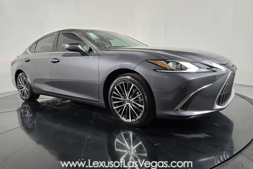 2025 Lexus ES 300h photo 1