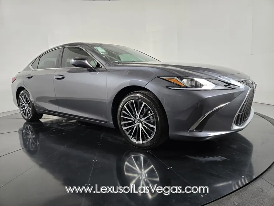 2025 Lexus ES 300h photo 1
