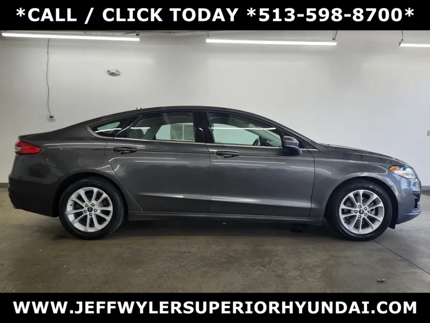2020 Ford Fusion SE photo 1