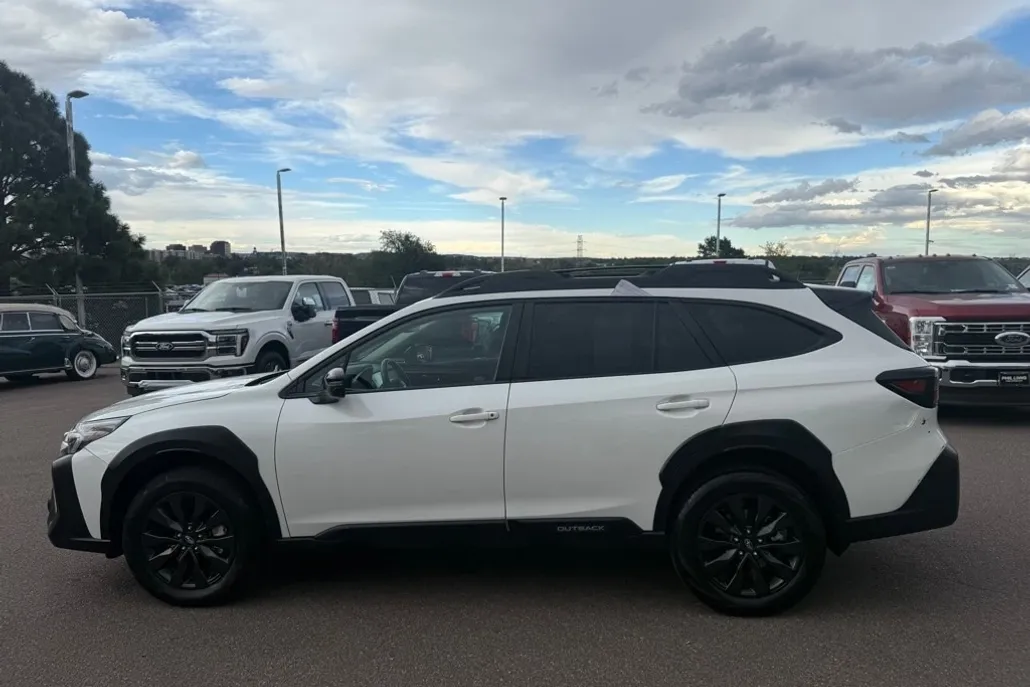 2025 Subaru Outback Onyx Edition XT photo 1