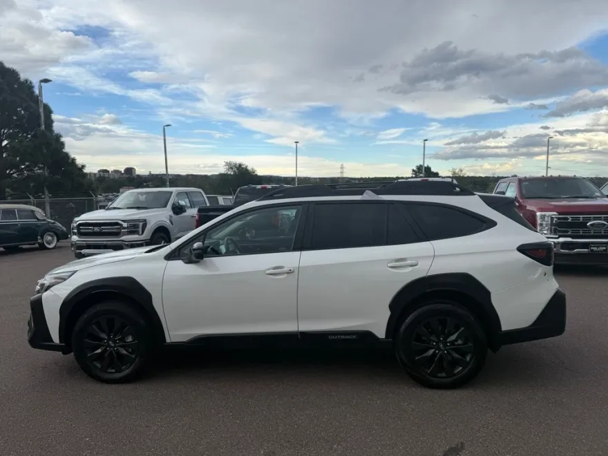 2025 Subaru Outback Onyx Edition XT photo 1