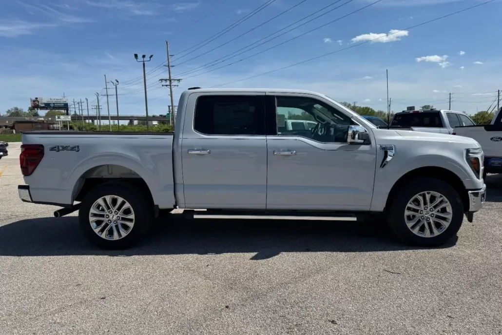 2025 Ford F-150 Lariat photo 1