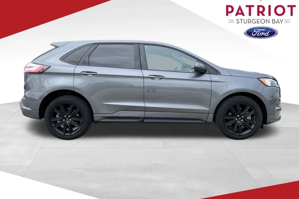 2024 Ford Edge ST photo 1