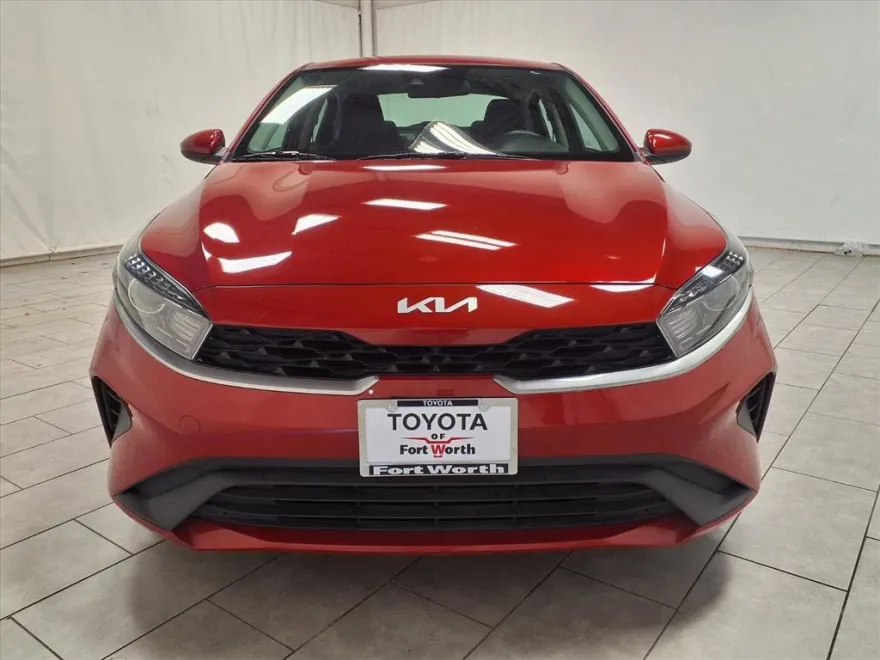 2024 Kia Forte LXS photo 1