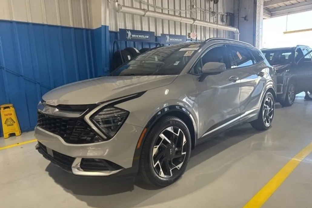 2023 Kia Sportage photo 1
