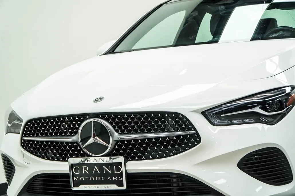 2025 Mercedes Benz CLA 250 photo 1