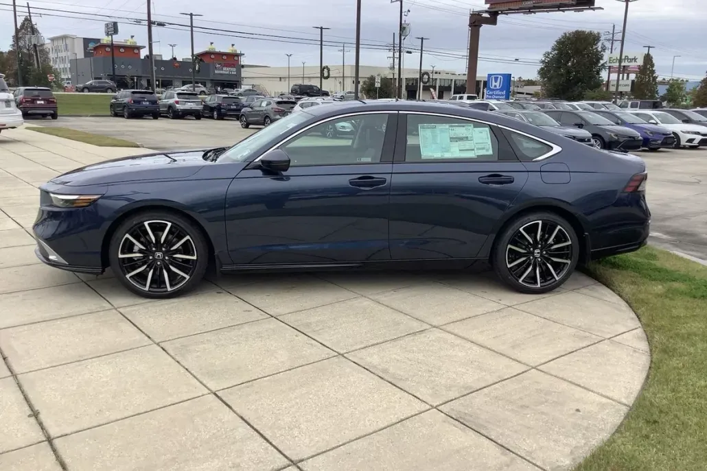 2025 Honda Accord Hybrid Touring photo 1