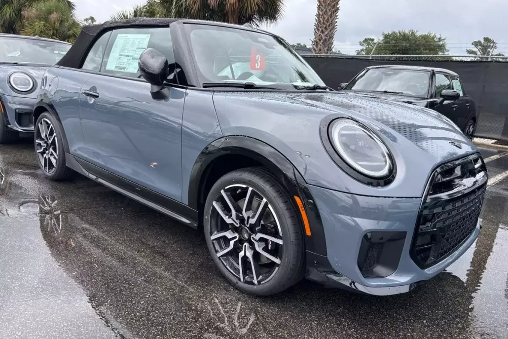 2026 Mini Cooper S Iconic photo 1