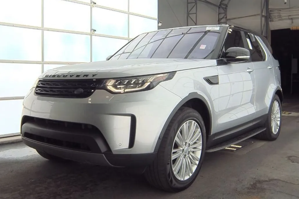 2020 Land Rover Discovery SE photo 1