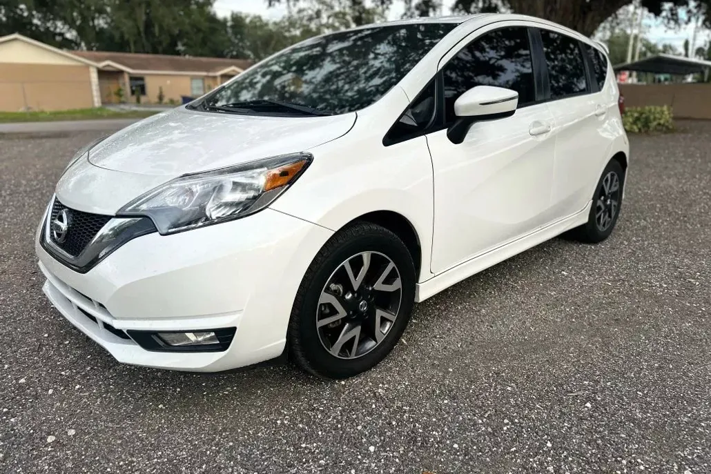 2017 Nissan Versa Note photo 1