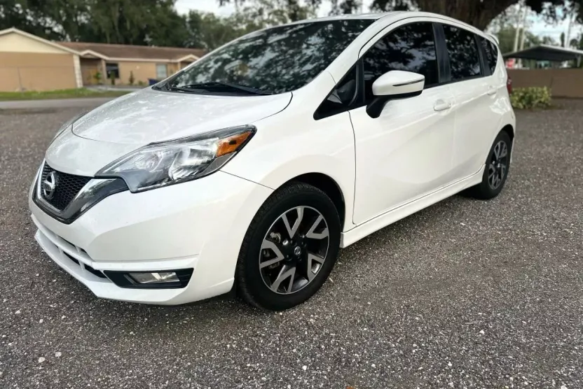 2017 Nissan Versa Note photo 1