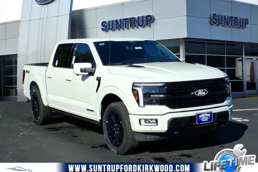 2025 Ford F-150 Platinum photo 1