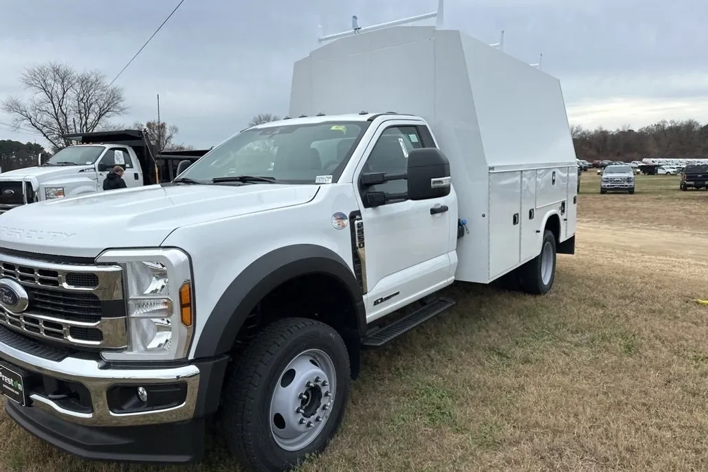 2024 Ford F-550 XL photo 1