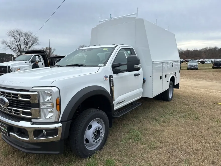 2024 Ford F-550 XL photo 1