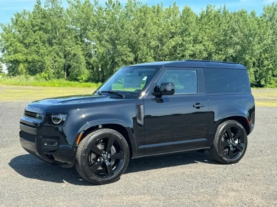 2024 Land Rover Defender 90 X-Dynamic SE photo 1
