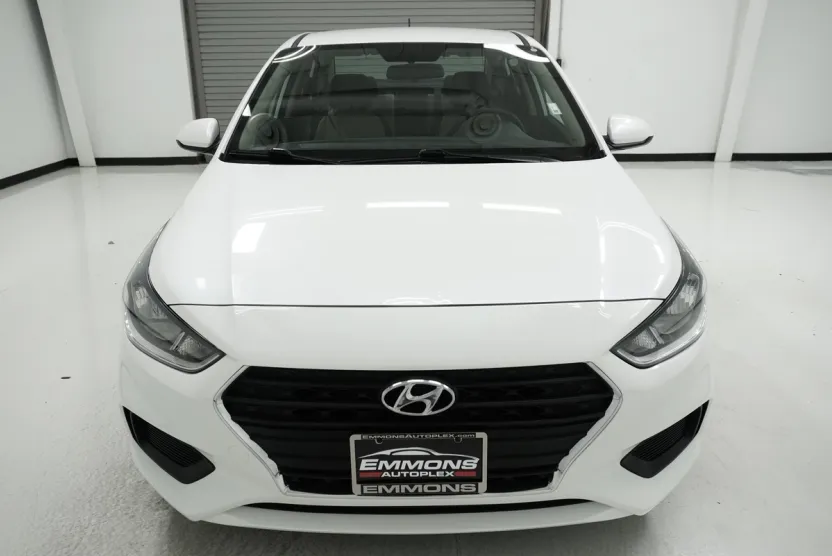 2022 Hyundai Accent SE photo 1