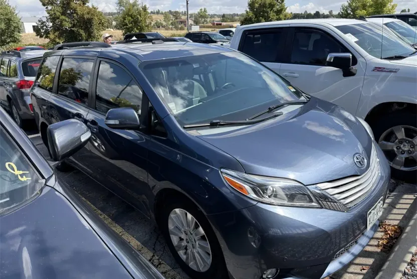 2015 Toyota Sienna Limited photo 1
