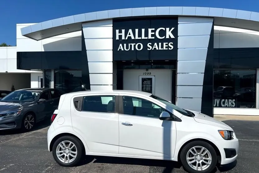 2012 Chevrolet Sonic LT photo 1