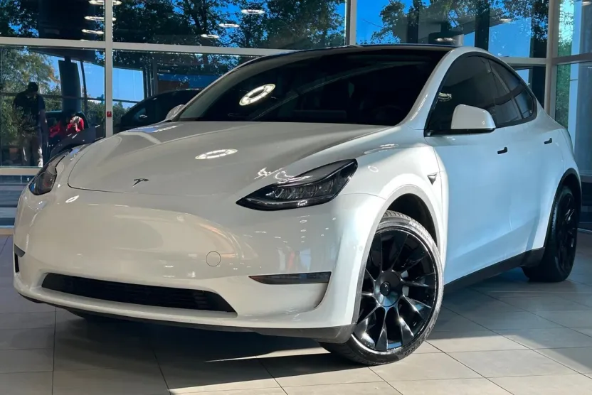 2021 Tesla Model Y Long Range photo 1