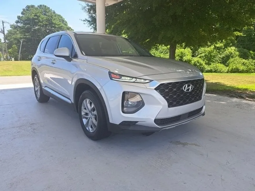 2019 Hyundai Santa Fe SE photo 1