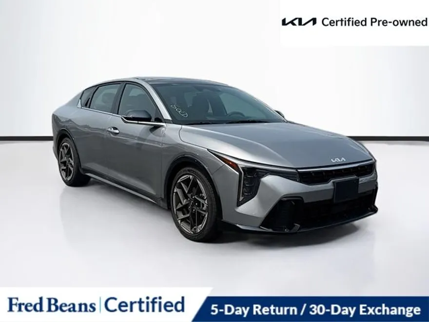 2025 Kia K4 GT-Line photo 1