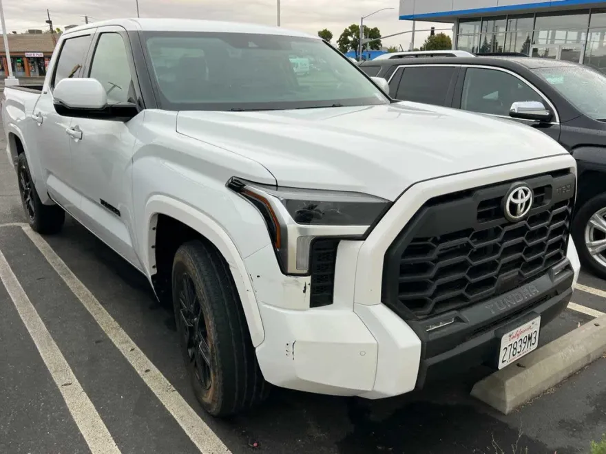 2022 Toyota Tundra SR5 photo 1